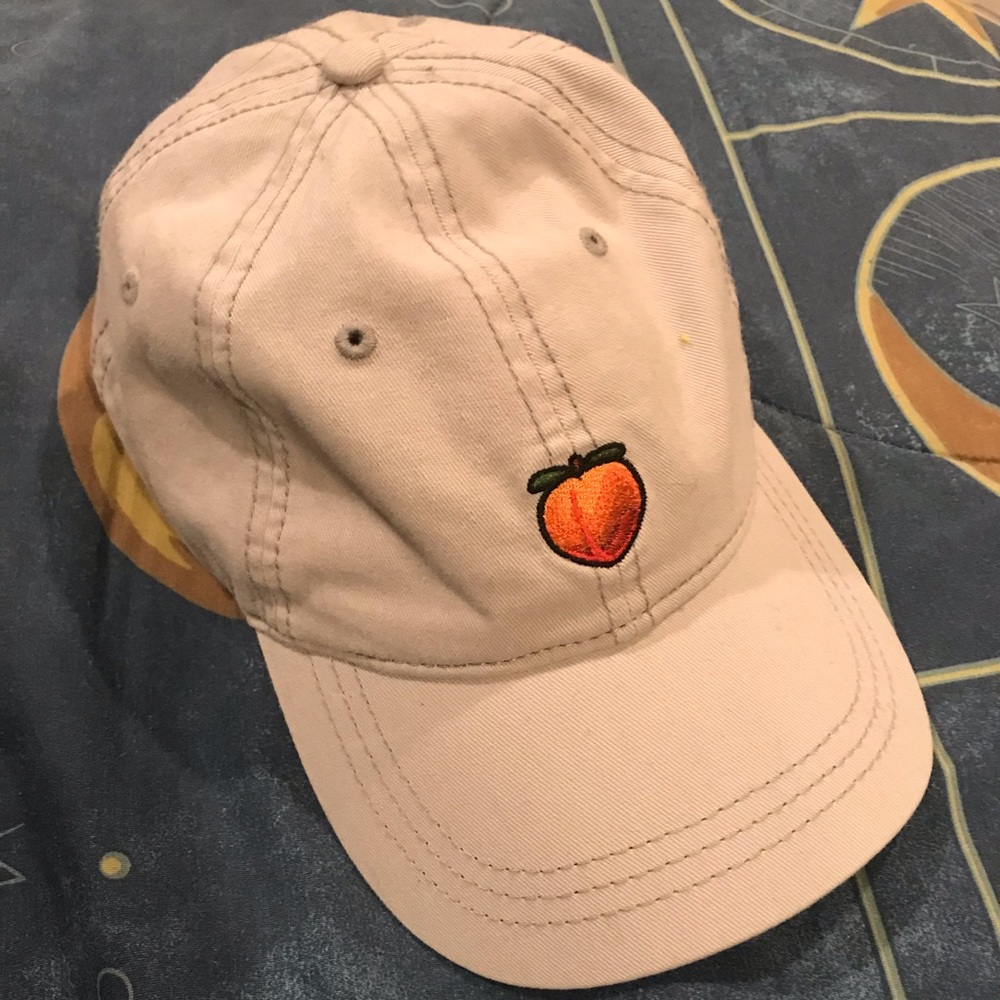 American Eagle “keeping it peachy” Hat